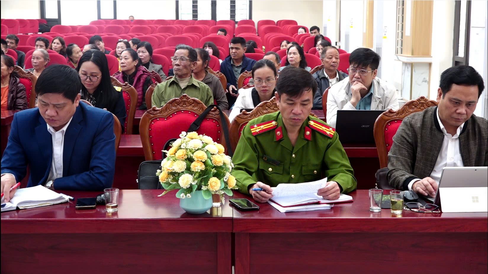 Công an xã Mao Điền tham gia Hội nghị đối thoại giữa Bí thư Đảng ủy xã với Nhân dân